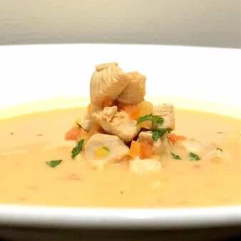 Chicken soup with lemongrass (tom kha kai)