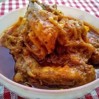Chicken vindaloo with red wine