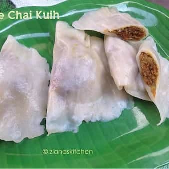 Chinese chai kueh(steamed vegetable dumplings)