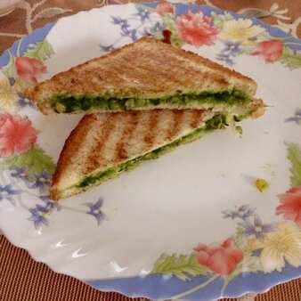 Corn & spinach sandwich