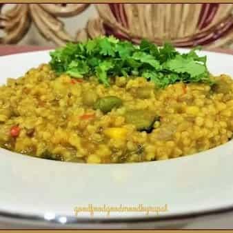 Cracked wheat & oats vegetable khichdi