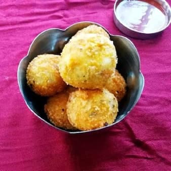 Crunchy Upma Cheese Balls-Leftover Upma