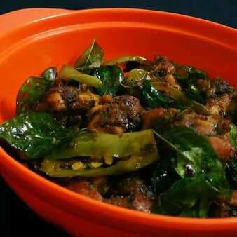 Curry leaves chicken fry