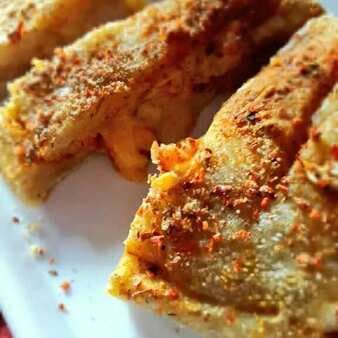 Dominoes Style Spicy Cheese Stuffed Garlic Bread