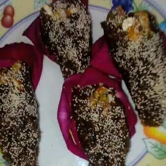Dry fruit stuffed date and fig cone