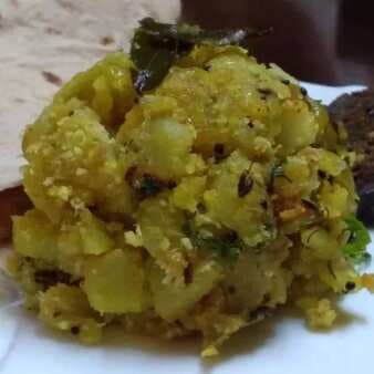 Dry potato bhaji (yellow)