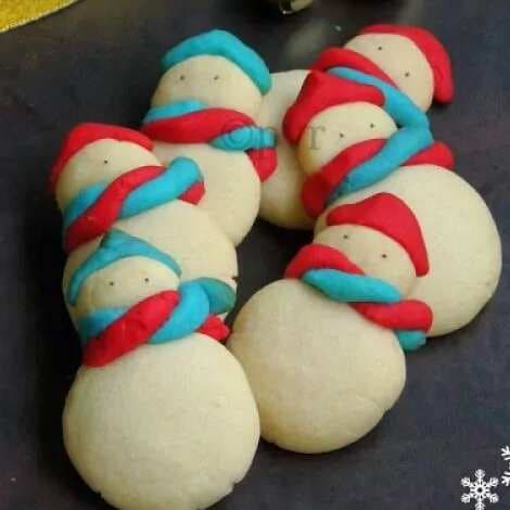 Eggless american snowman cookies