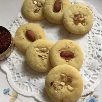 Eggless Saffron Laced Almond Cookies