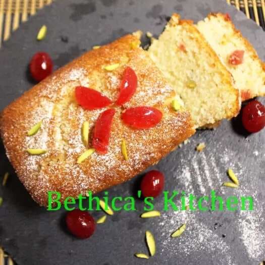 Eggless Semolina Cake