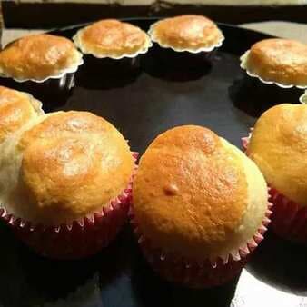 Eggless vanilla muffins