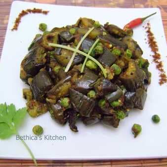 Eggplant & green peas curry
