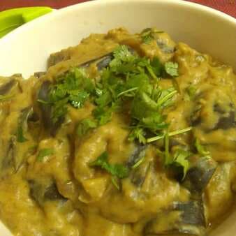 Eggplant in curd and besan gravy