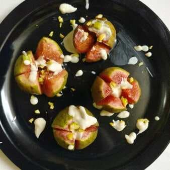 Figs With Cardamom-Honey Cream And Pistachios
