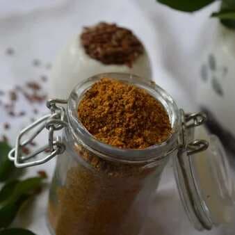 Flax seeds and curry leaves powder