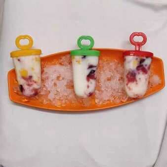 Fruity curd popsicles