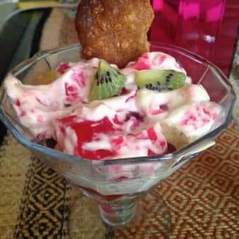 Fruity Jelly With Strawberry Icecream