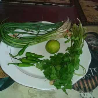 Green garlic achar