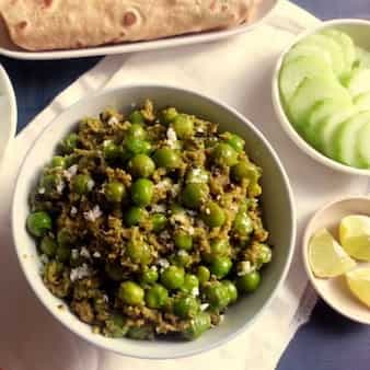 Green peas curry/matar usal recipe