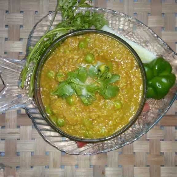 Green peas nimona (crispy green peas and potato curry)