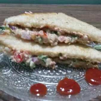 Hung curd vegetable sandwiches