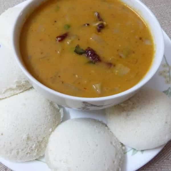 Idli senagapindi koora-spicy potato gravy with idli