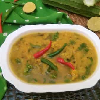 Jhinge diye bhaja muger dal (ridge gourd-split green gram curry-bengali style)