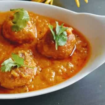 Kancha peppe'r kofta curry(raw papaya veg balls curry)
