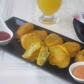 Kankroler Pur Bhaja/Stuffed Teasel Gourd/Kantola Fritters/Kantola Pakodas Bengali Style
