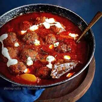 Kashmiri shab deg-slow cooked kashmiri meat ball & turnip curry