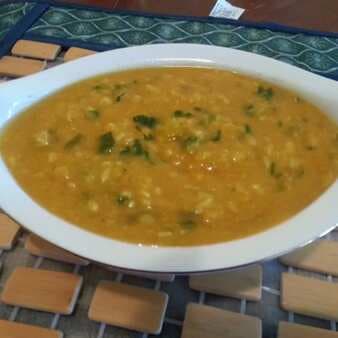 Kathiyawadi style adad ni dal/split white gram lentils
