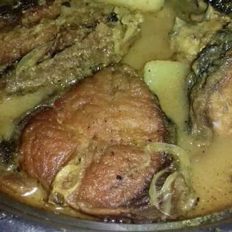 Katla machher aloo diye halka jhol(light soup with fish and potatoes)