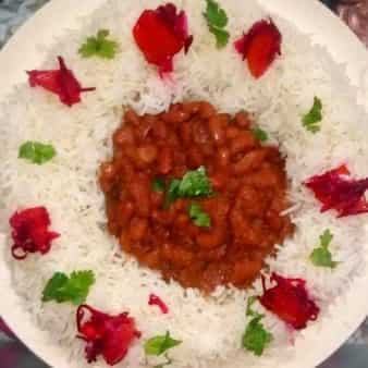 Kidney beans curry and rice (rajma chawal)
