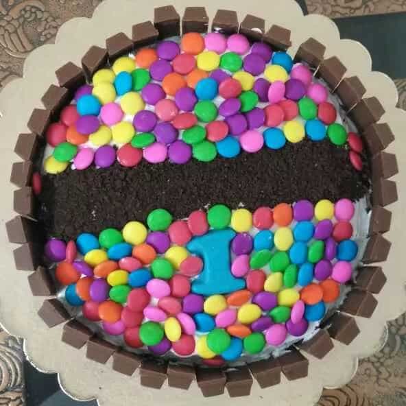 Kitkat (Chocolate Over Load) Cake