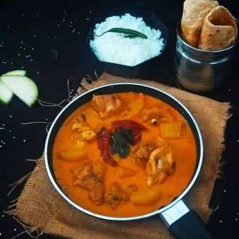 Kozhi (chicken) kumbalanga curry
