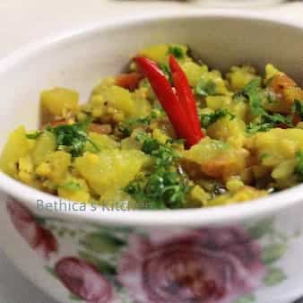 Lau muger dal ghonto (bengali style bottle gourd curry)