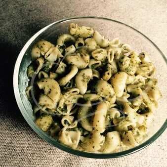 Macaroni in pesto with rockets