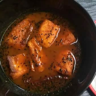 Macher tok (sour fish curry)