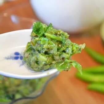 Maharastrian style green chili garlic chutney/hirvya mirchicha thecha