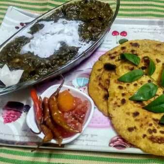 Makki Ki Roti With Sarso Ka Saag