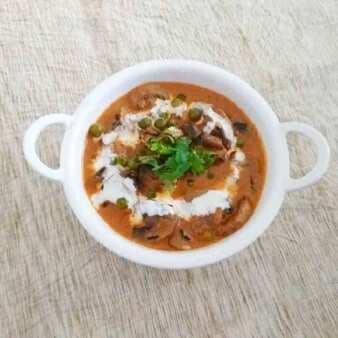 Malai Mushroom Peas Curry
