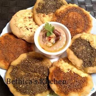 Manakish (arabic bread with indian flavour-fusion style)