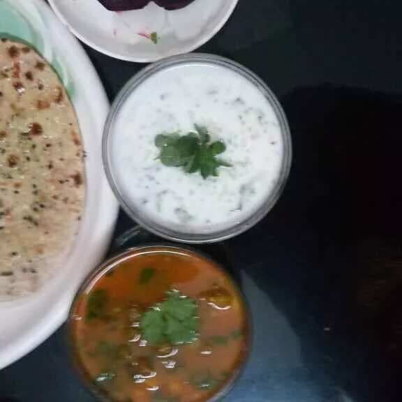 Masala Cholia Curry (Fresh Green Chickpeas Curry) With Tandoori Roti