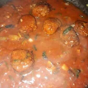 Meat balls in marinara with spaghetti