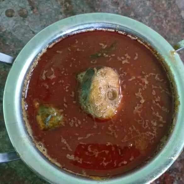 Meen kozhambu/fish curry