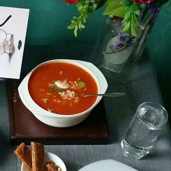Mexican tomato noodles soup (sopa de fideo)