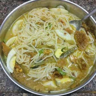 Moingaa (Traditional Burmese Breakfast)