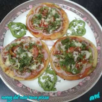 Moong Dal Mini Tawa Pizza