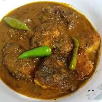 Mouri bata maachh(rohu fish curry with sauf/fenal seeds paste)