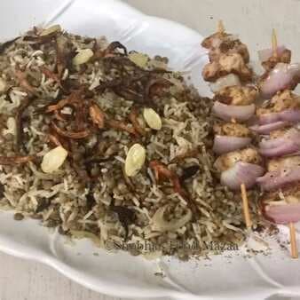 Mujadara/mujadarrah with chicken kebab (lebanese lentil rice with checken kebab)