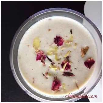Oats and dryfruits smoothie